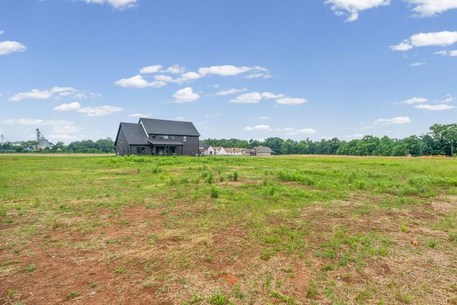 2108 Chivalry Way, Clarksville, TN 37040