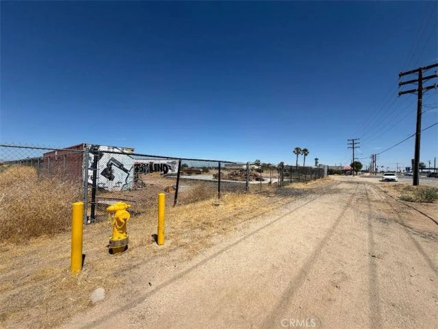 37000 90th East, Sun Village, CA 93543