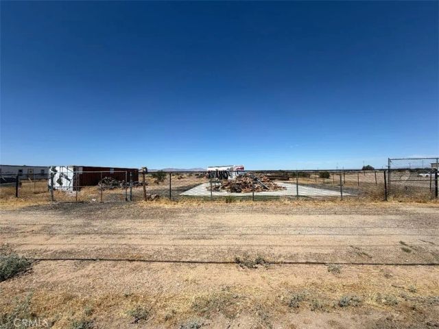 37000 90th East, Sun Village, CA 93543