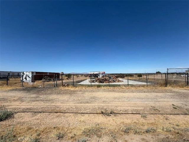 37000 90th East, Sun Village, CA 93543