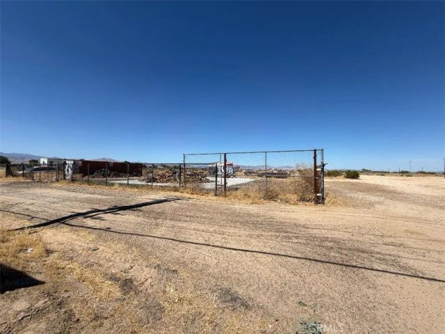 37000 90th East, Sun Village, CA 93543