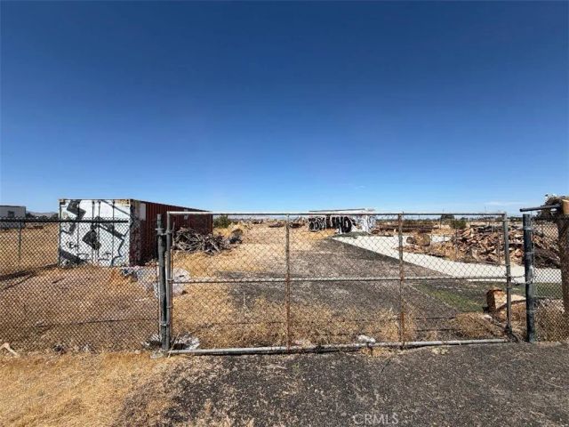 37000 90th East, Sun Village, CA 93543