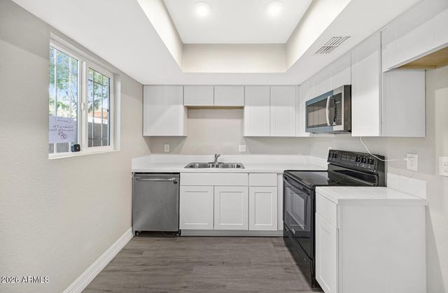 2847 N 46TH Avenue 10, Phoenix, AZ 85035