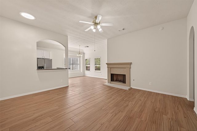 9218 E Lakeside Drive, Magnolia, TX 77354