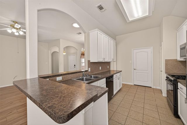 9218 E Lakeside Drive, Magnolia, TX 77354