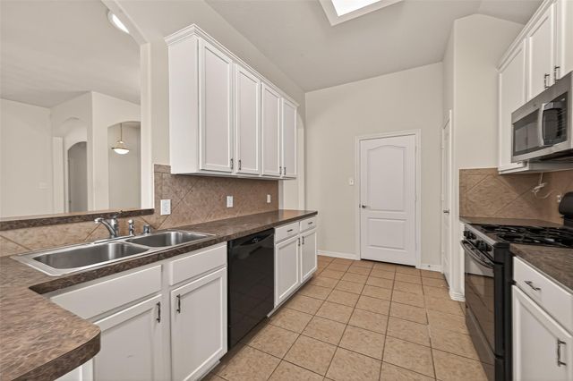 9218 E Lakeside Drive, Magnolia, TX 77354