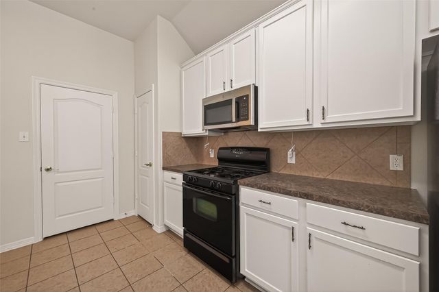 9218 E Lakeside Drive, Magnolia, TX 77354