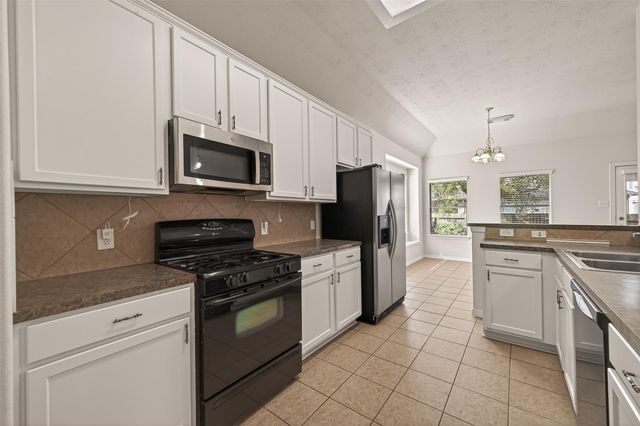 9218 E Lakeside Drive, Magnolia, TX 77354