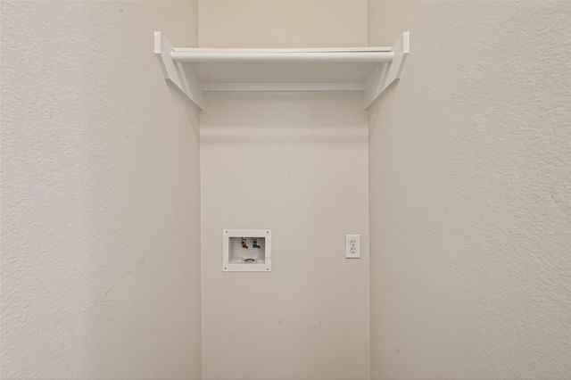 9218 E Lakeside Drive, Magnolia, TX 77354