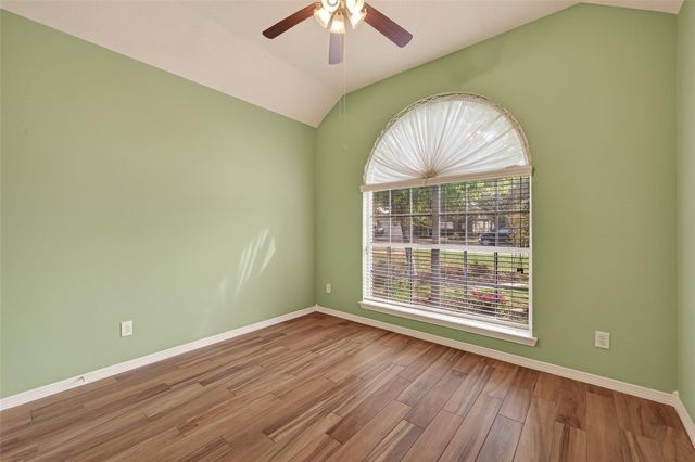 9218 E Lakeside Drive, Magnolia, TX 77354