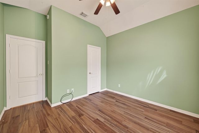 9218 E Lakeside Drive, Magnolia, TX 77354