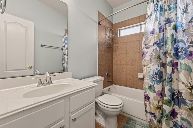 9218 E Lakeside Drive, Magnolia, TX 77354