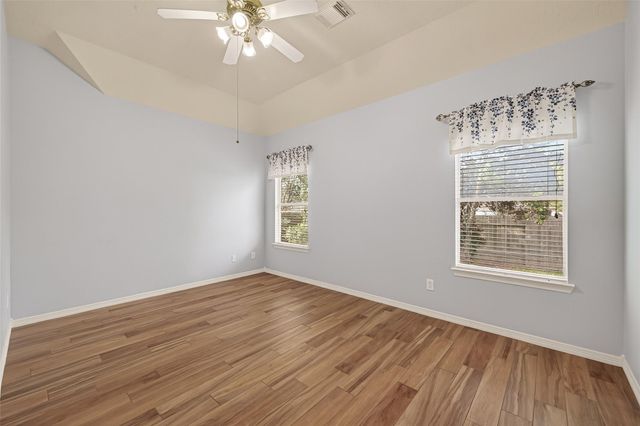 9218 E Lakeside Drive, Magnolia, TX 77354