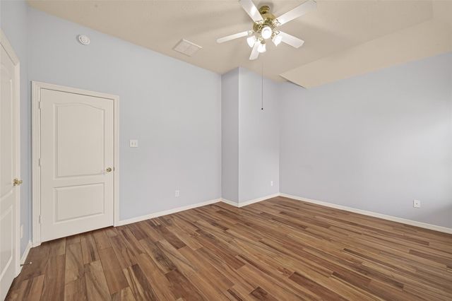 9218 E Lakeside Drive, Magnolia, TX 77354