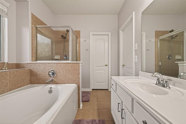 9218 E Lakeside Drive, Magnolia, TX 77354