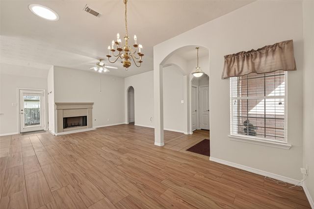 9218 E Lakeside Drive, Magnolia, TX 77354