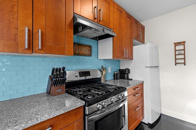 1666 Commonwealth Ave 26, Boston, MA 02135