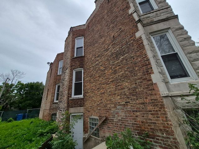 4126 W Adams Street, Chicago, IL 60624