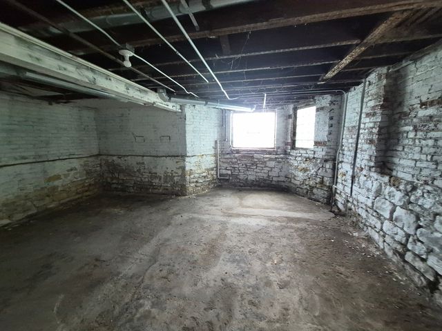 4126 W Adams Street, Chicago, IL 60624