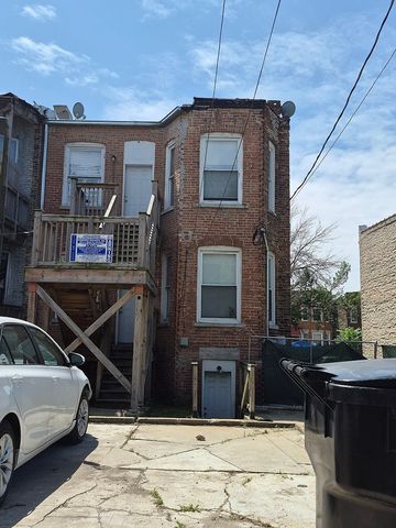 4126 W Adams Street, Chicago, IL 60624