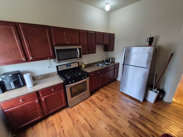 4126 W Adams Street, Chicago, IL 60624