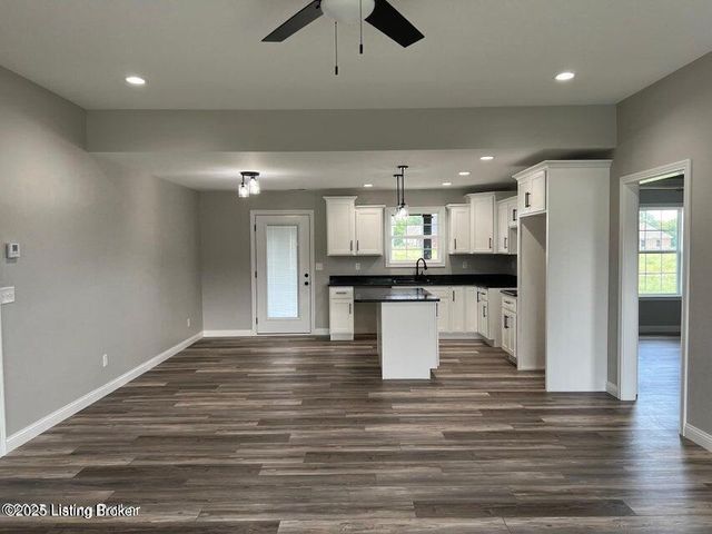 222 Open Meadow Dr, Bardstown, KY 40004