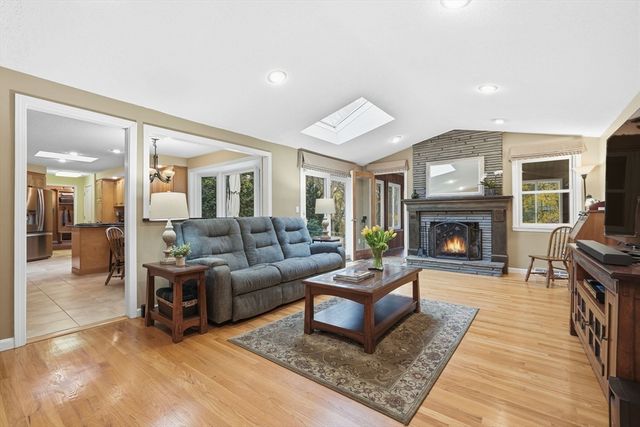 47 Academy Dr, Longmeadow, MA 01106