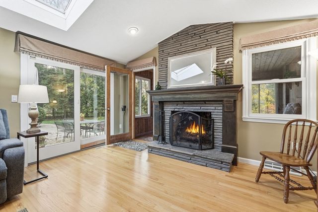 47 Academy Dr, Longmeadow, MA 01106