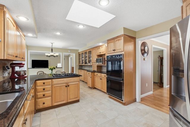 47 Academy Dr, Longmeadow, MA 01106