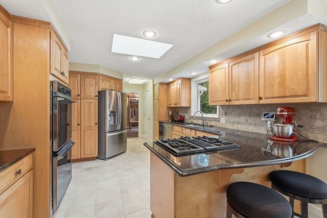 47 Academy Dr, Longmeadow, MA 01106