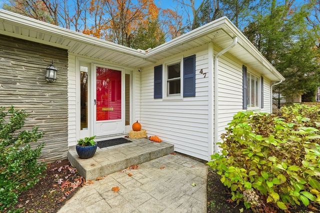 47 Academy Dr, Longmeadow, MA 01106