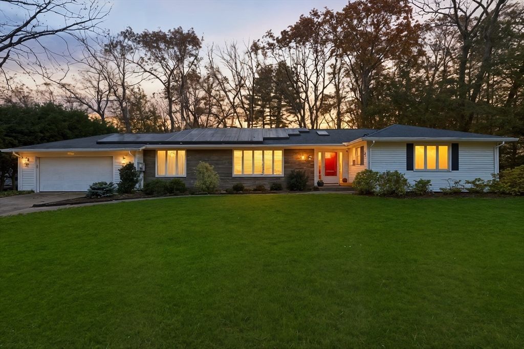 47 Academy Dr, Longmeadow, MA 01106