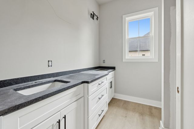 405 Chestnut Oak Ave, Smithville, TN 37166