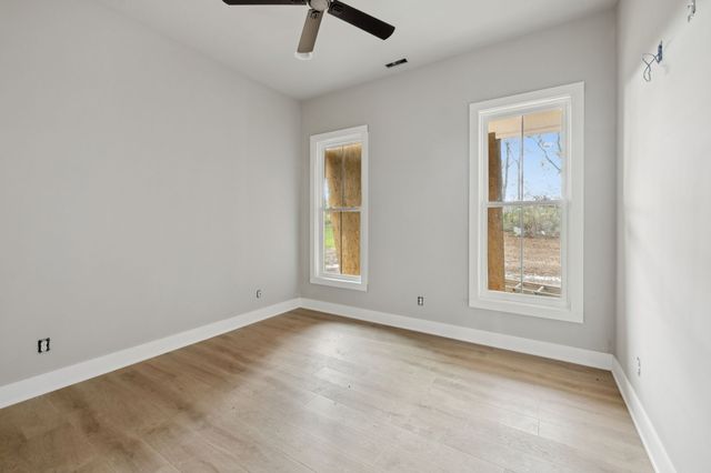 405 Chestnut Oak Ave, Smithville, TN 37166