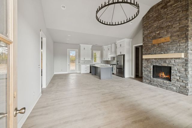 405 Chestnut Oak Ave, Smithville, TN 37166