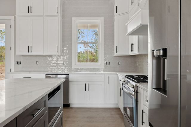 405 Chestnut Oak Ave, Smithville, TN 37166