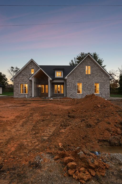 405 Chestnut Oak Ave, Smithville, TN 37166