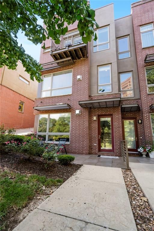 4528 Mill Creek Parkway, Kansas City, MO 64111