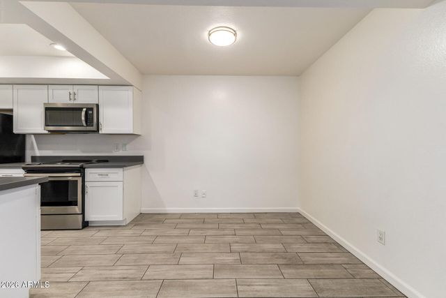 5966 W AUGUSTA Avenue, Glendale, AZ 85301
