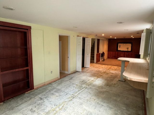 6393 Center Road, Peninsula Twp, MI 49686