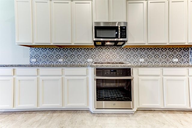 4703 Eagle Cove Lane, League City, TX 77573