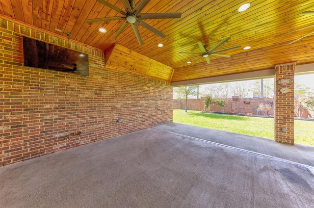 4703 Eagle Cove Lane, League City, TX 77573