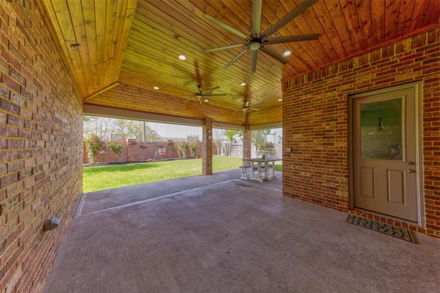 4703 Eagle Cove Lane, League City, TX 77573