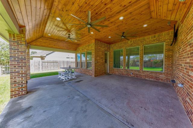 4703 Eagle Cove Lane, League City, TX 77573