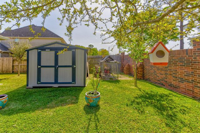 4703 Eagle Cove Lane, League City, TX 77573