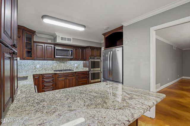 6005 PINO REAL Drive, El Paso, TX 79912