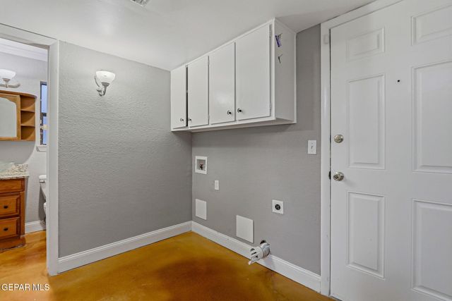 6005 PINO REAL Drive, El Paso, TX 79912