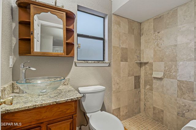 6005 PINO REAL Drive, El Paso, TX 79912