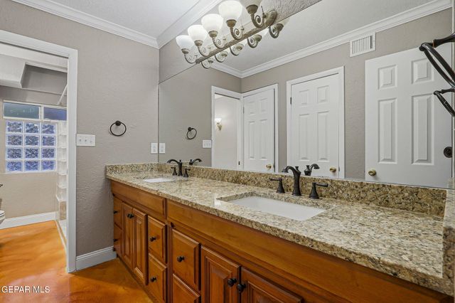 6005 PINO REAL Drive, El Paso, TX 79912