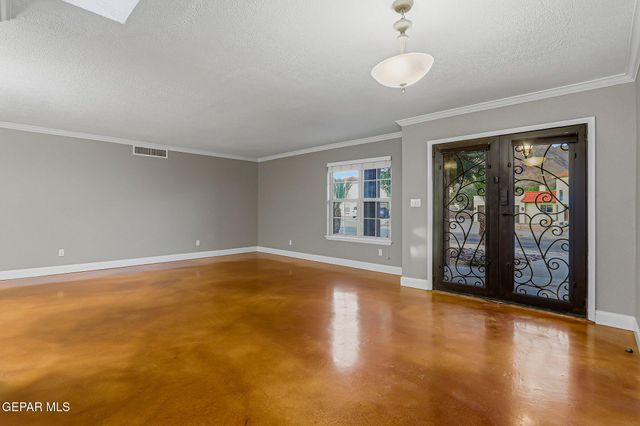 6005 PINO REAL Drive, El Paso, TX 79912